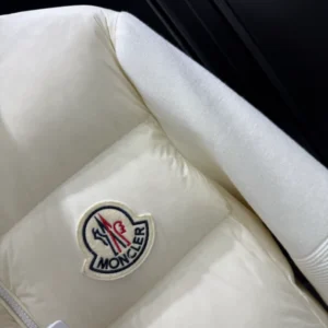 Moncler Down Jacket - MK089