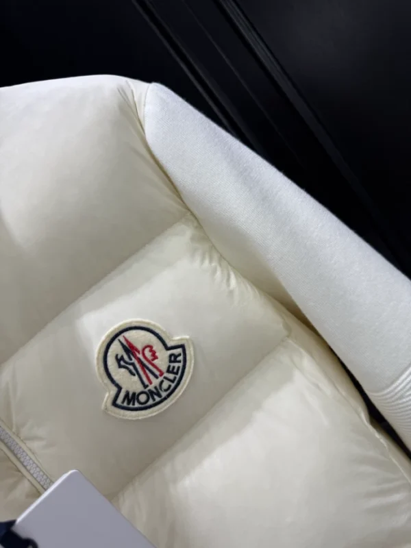 Moncler Down Jacket - MK089