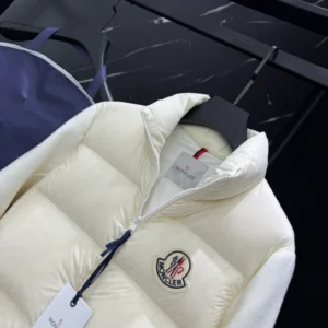 Moncler Down Jacket - MK089