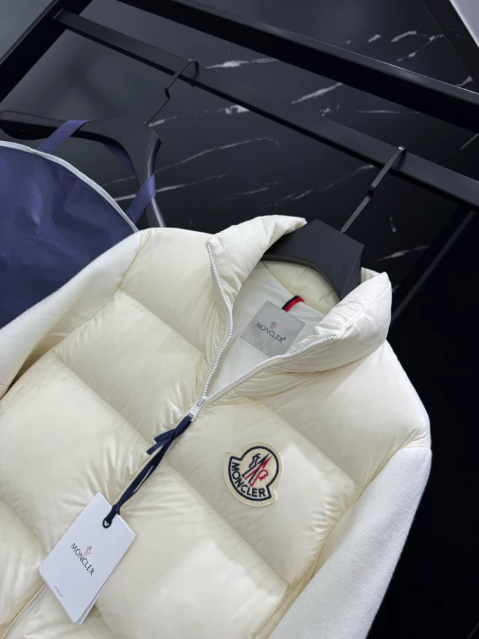 Moncler Down Jacket - MK089