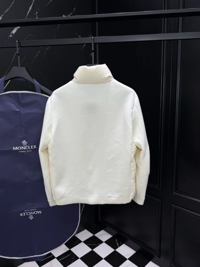 Moncler Down Jacket - MK089