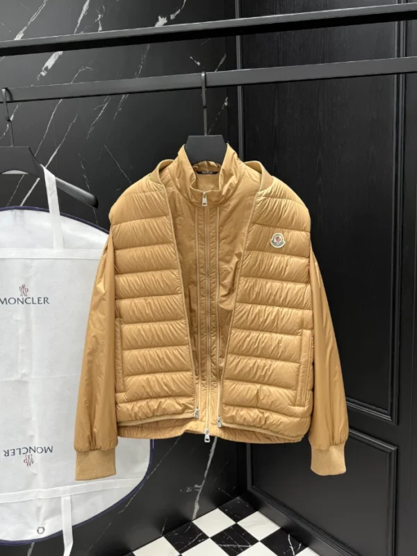 Moncler Jacket - MK090