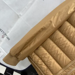 Moncler Jacket - MK090