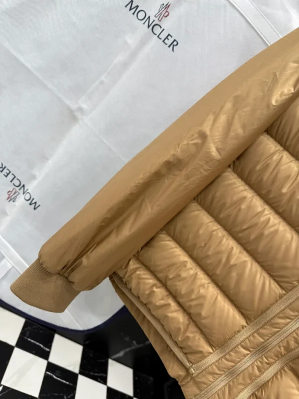 Moncler Jacket - MK090