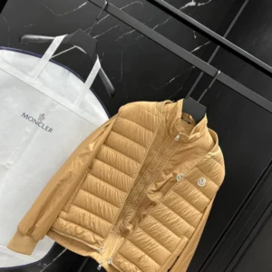 Moncler Jacket - MK090