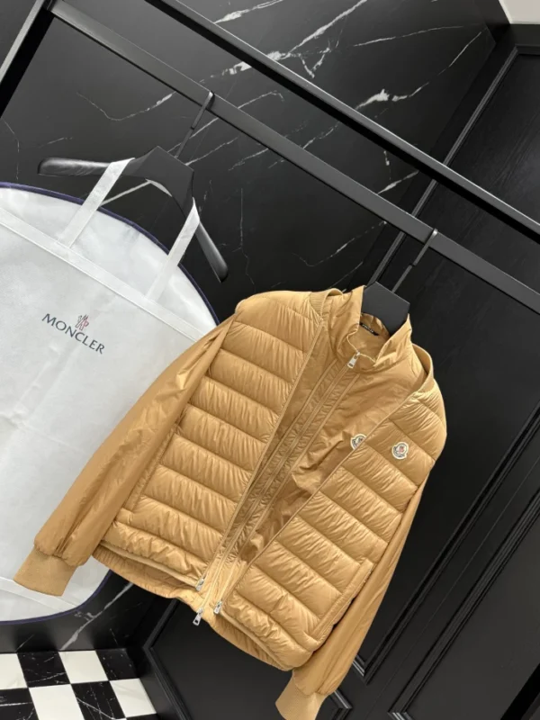 Moncler Jacket - MK090