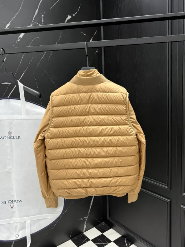 Moncler Jacket - MK090