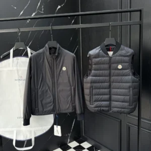 Moncler Jacket - MK091