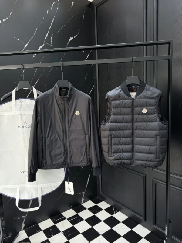 Moncler Jacket - MK091