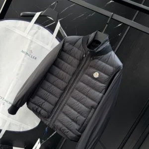 Moncler Jacket - MK091