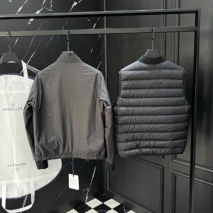 Moncler Jacket - MK091