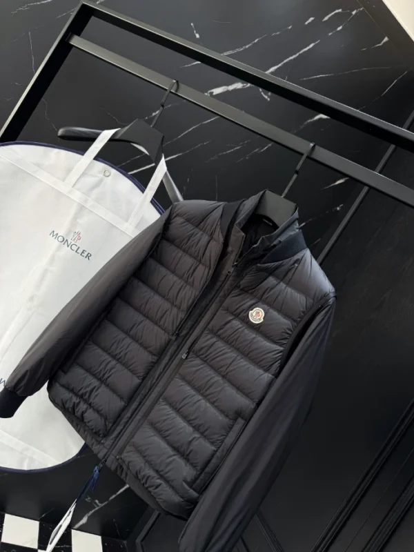 Moncler Jacket - MK091