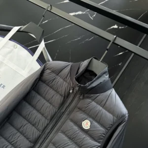Moncler Jacket - MK091