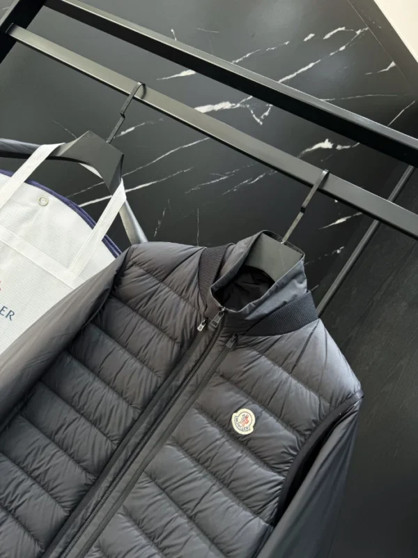 Moncler Jacket - MK091