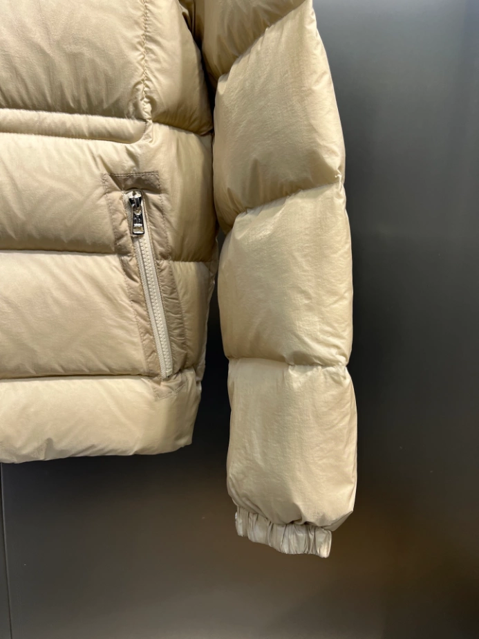 Moncler Jacket - MK092