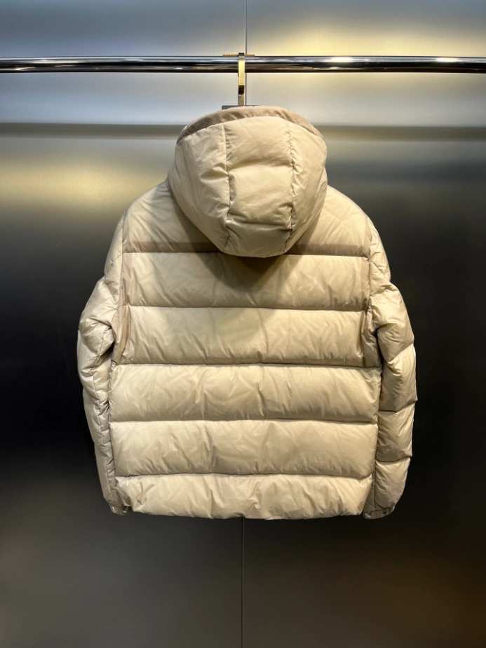 Moncler Jacket - MK092
