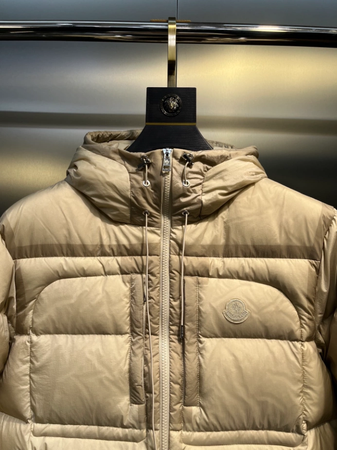 Moncler Jacket - MK092