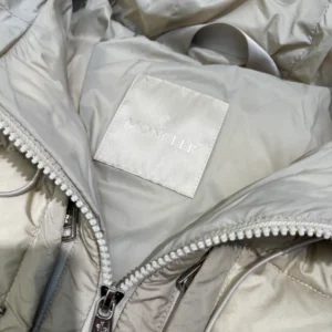 Moncler Jacket - MK092
