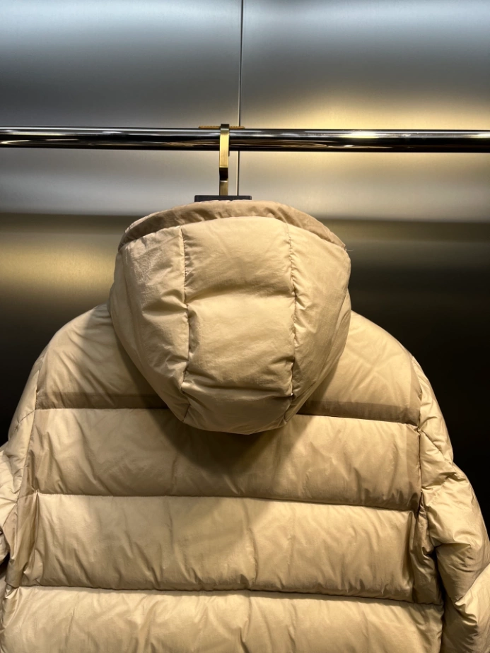 Moncler Jacket - MK092