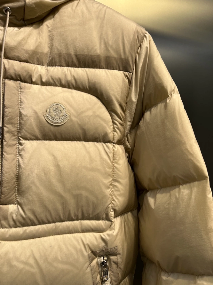 Moncler Jacket - MK092