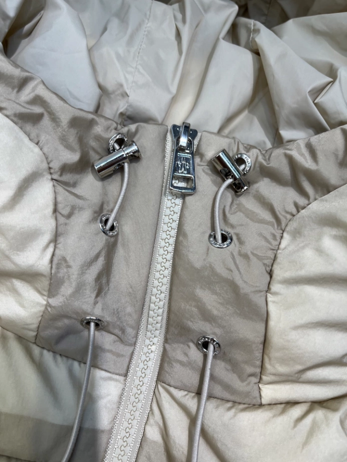 Moncler Jacket - MK092