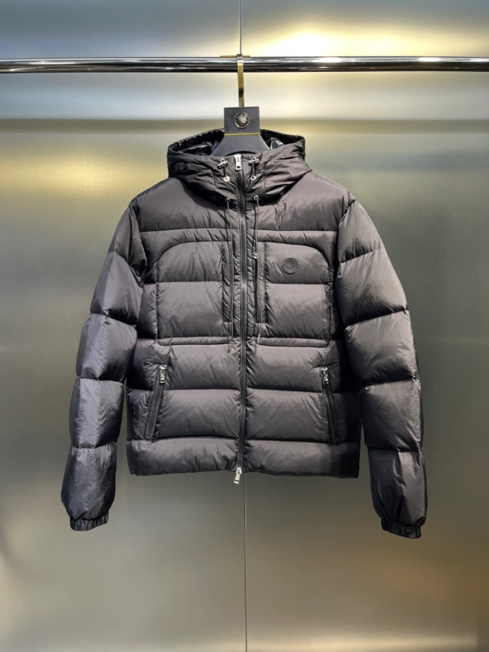 Moncler Jacket - MK093