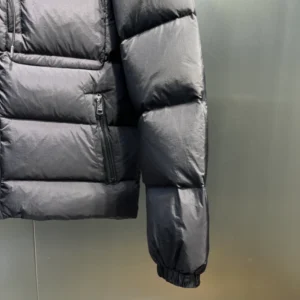 Moncler Jacket - MK093