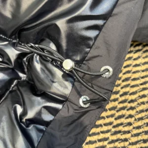 Moncler Jacket - MK093