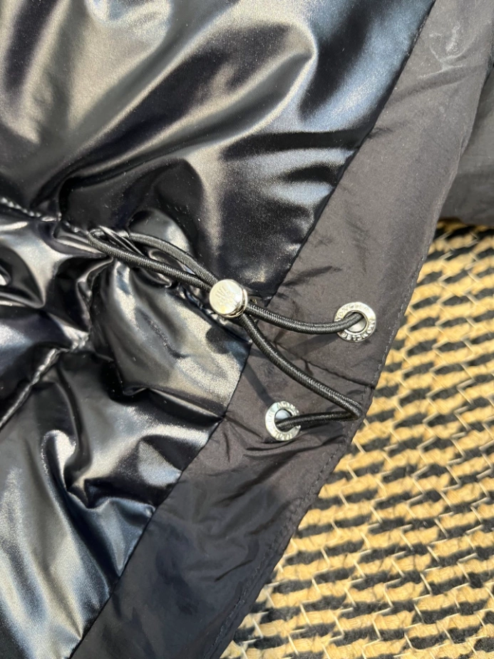 Moncler Jacket - MK093