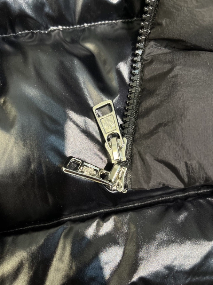 Moncler Jacket - MK093