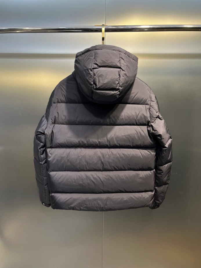 Moncler Jacket - MK093
