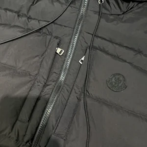 Moncler Jacket - MK093