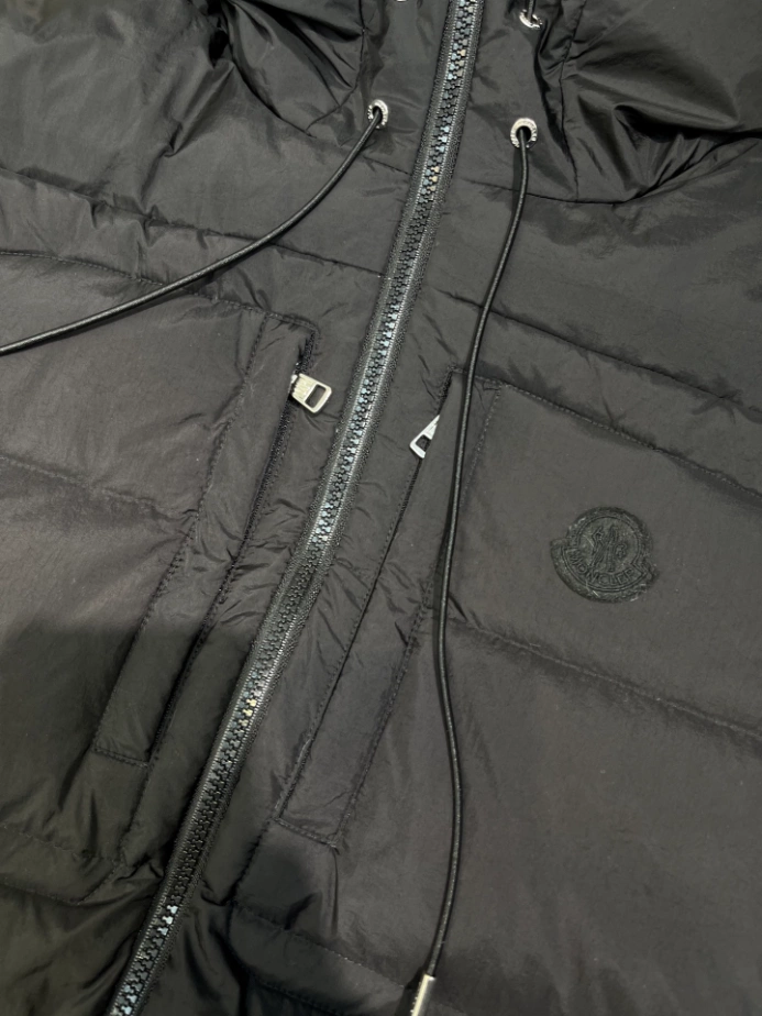 Moncler Jacket - MK093