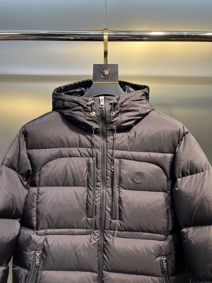 Moncler Jacket - MK093