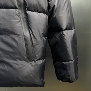 Moncler Jacket - MK095