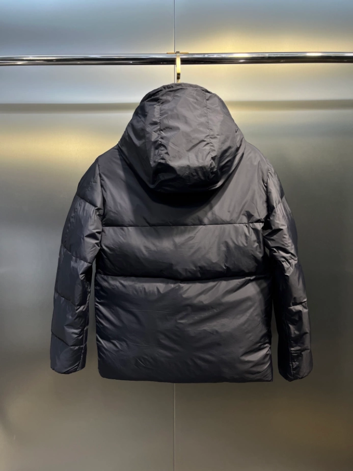 Moncler Jacket - MK095