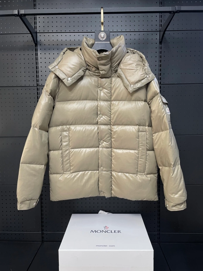 Moncler Jacket - MK096