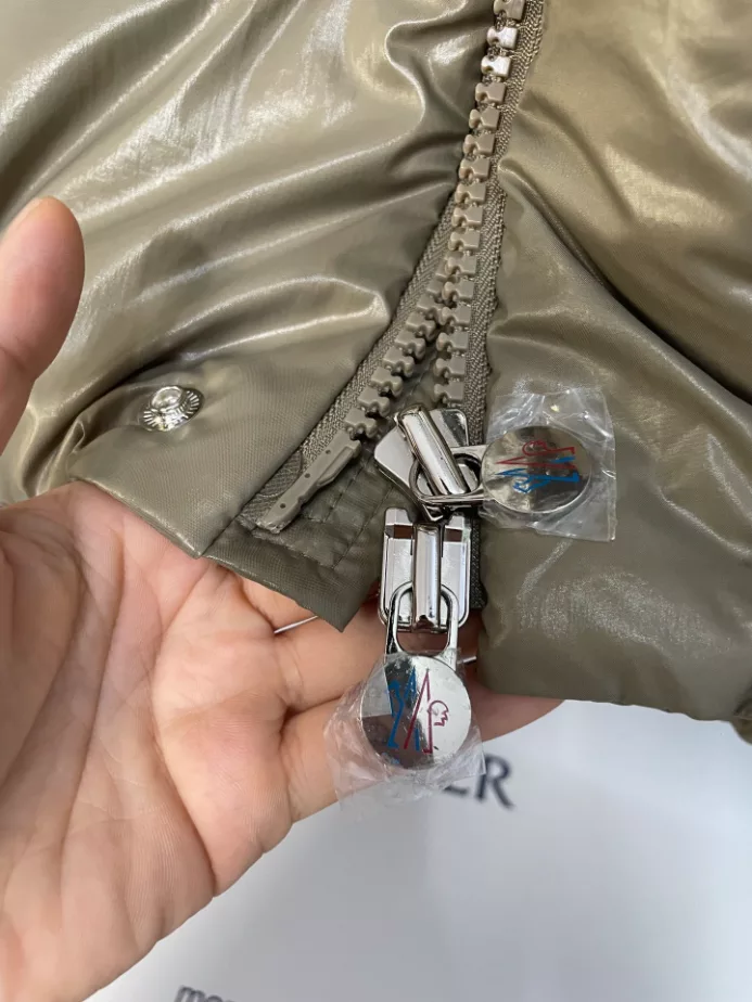Moncler Jacket - MK096