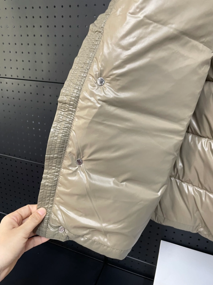 Moncler Jacket - MK096