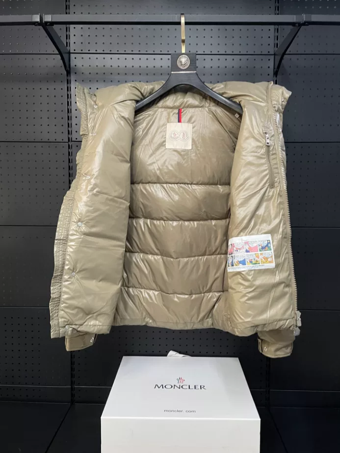 Moncler Jacket - MK096