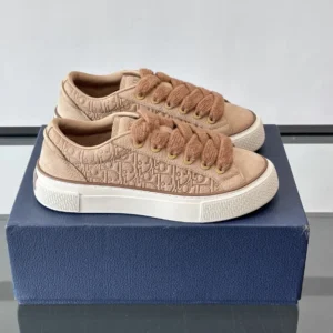 Dior B33 Spin Sneaker Beige Nubuck and Beige Dior Gravity Nubuck - DS158