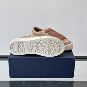 Dior B33 Spin Sneaker Beige Nubuck and Beige Dior Gravity Nubuck - DS158