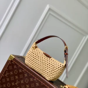 Louis Vuitton Hills Pochette Other Monogram Canvas - LH116
