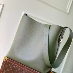 Louis Vuitton Verso Hobo Bag - LTB06